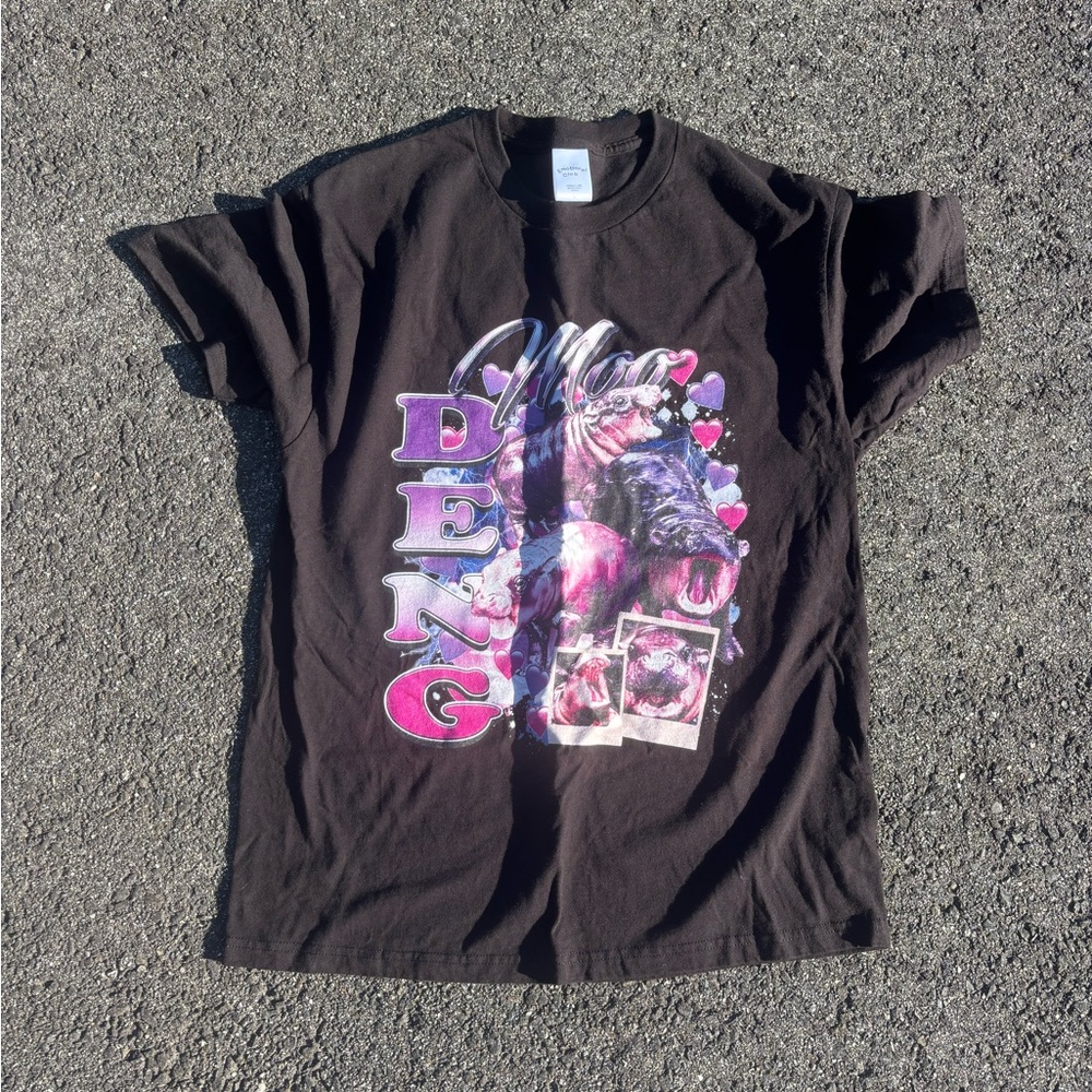 Adult Unisex Size L “Moo Deng” Graphic T-Shirt